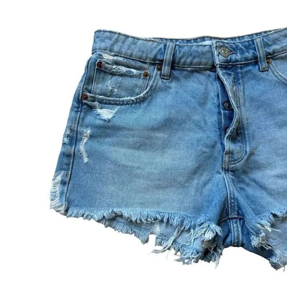 Zara Frayed High Rise Denim Shorts Medium Wash Button Fly Women's SZ 8 #2095 - Picture 2 of 9